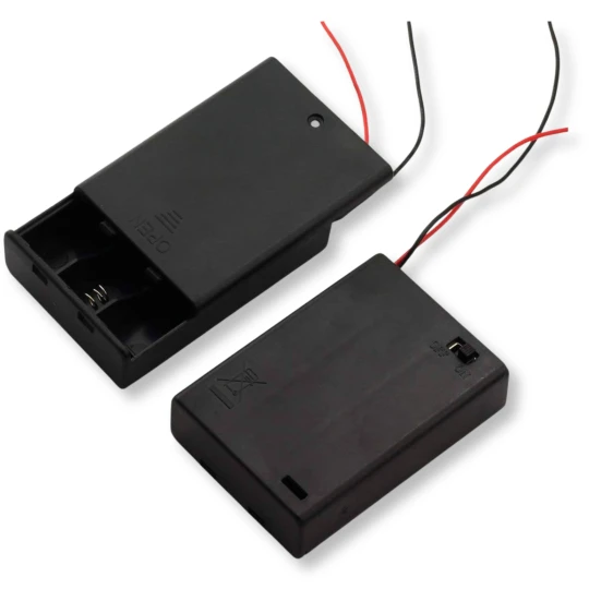 Koszyk na baterie akumulatorki 3x AAA R3 4.5V z pr (1)